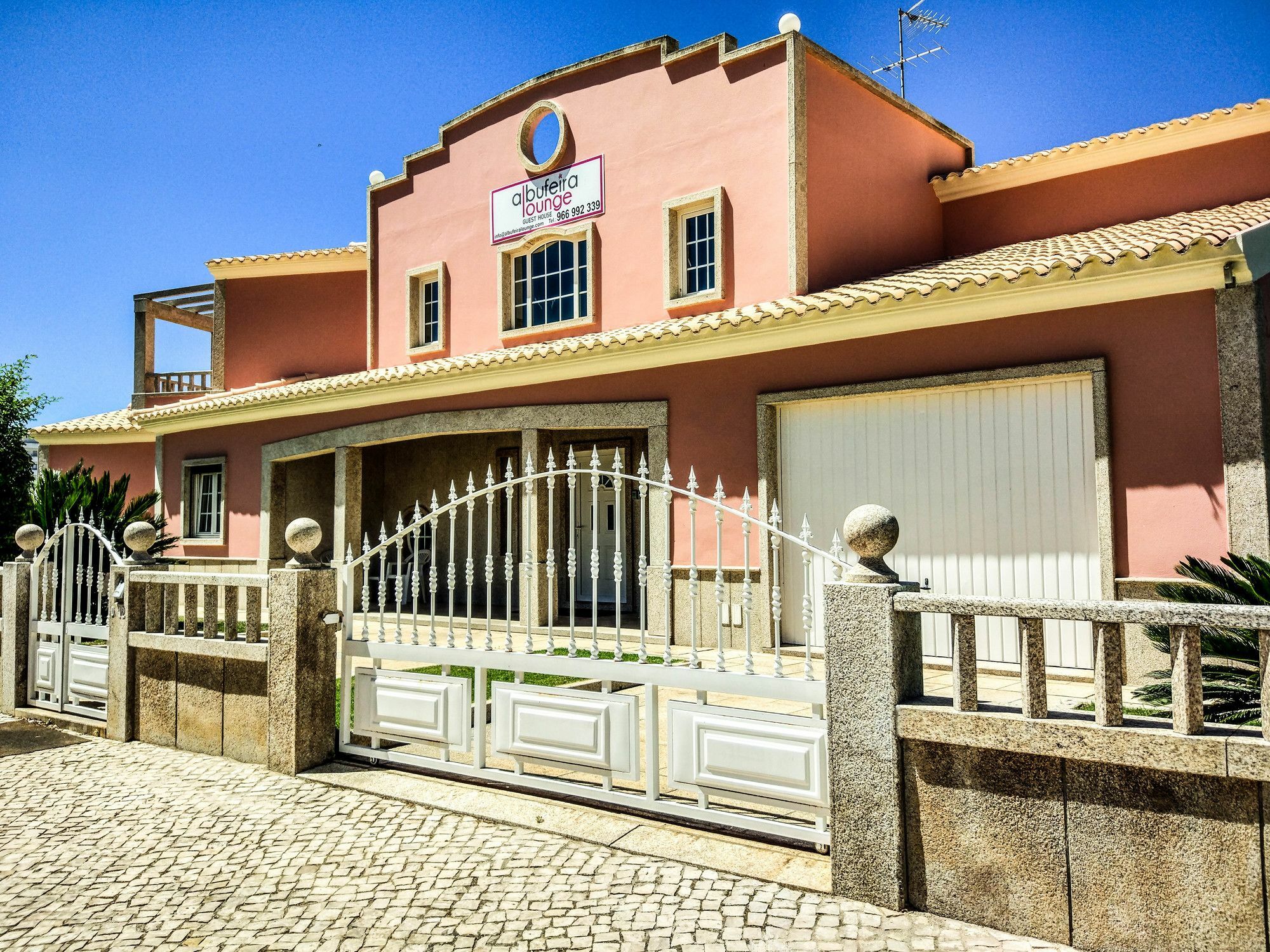 Casa de hóspedes Lounge 2*